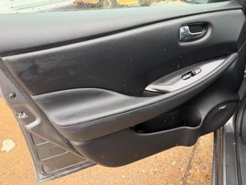 Nissan Leaf 30kWh Tekna Auto 5dr