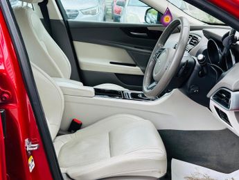 Jaguar XE 2.0d Portfolio Auto Euro 6 (s/s) 4dr