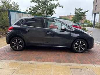 Peugeot 208 1.2 PureTech Allure Premium Euro 6 5dr