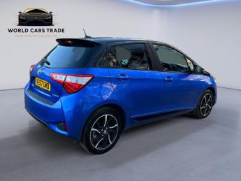 Toyota Yaris 1.5 VVT-h Blue Bi-Tone E-CVT Euro 6 (s/s) 5dr