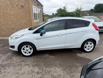 Ford Fiesta 1.0T EcoBoost Zetec White Edition Euro 6 (s/s) 5dr