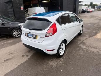 Ford Fiesta 1.0T EcoBoost Zetec White Edition Euro 6 (s/s) 5dr