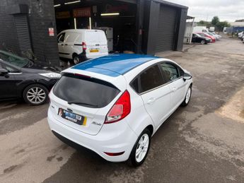 Ford Fiesta 1.0T EcoBoost Zetec White Edition Euro 6 (s/s) 5dr