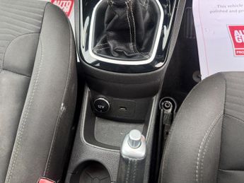 Ford Fiesta 1.0T EcoBoost Zetec White Edition Euro 6 (s/s) 5dr