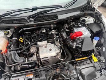 Ford Fiesta 1.0T EcoBoost Zetec White Edition Euro 6 (s/s) 5dr