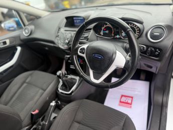 Ford Fiesta 1.0T EcoBoost Zetec White Edition Euro 6 (s/s) 5dr
