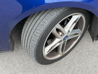 Ford Focus 1.0T EcoBoost Zetec Euro 6 (s/s) 5dr