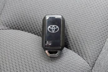 Toyota Urban Cruiser 61kWh Design Auto 5dr