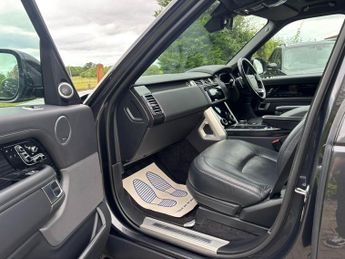 Land Rover Range Rover 2.0 P400e 12.4kWh Autobiography Auto 4WD Euro 6 (s/s) 5dr