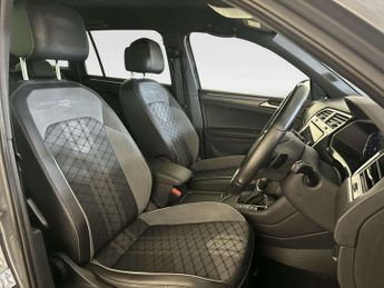 Volkswagen Tiguan 2.0 TDI R-Line SUV 5dr Diesel DSG Euro 6 (s/s) (150 ps)