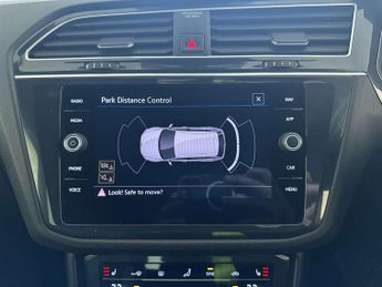 Volkswagen Tiguan 2.0 TDI R-Line SUV 5dr Diesel DSG Euro 6 (s/s) (150 ps)