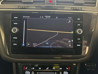 Volkswagen Tiguan 2.0 TDI R-Line SUV 5dr Diesel DSG Euro 6 (s/s) (150 ps)