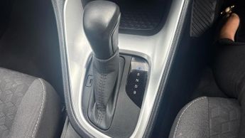 Toyota Yaris 1.5 VVT-h Design E-CVT Euro 6 (s/s) 5dr