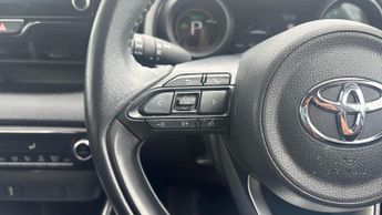 Toyota Yaris 1.5 VVT-h Design E-CVT Euro 6 (s/s) 5dr