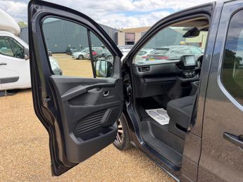 Renault Trafic 2.0 dCi Blue LL30 Extra Sport Crew Van EDC L2 H1 Euro 6 (s/s) 6d