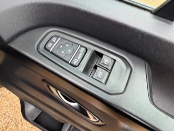 Renault Trafic 2.0 dCi Blue LL30 Extra Sport Crew Van EDC L2 H1 Euro 6 (s/s) 6d