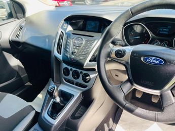 Ford Focus 1.0T EcoBoost Zetec Euro 5 (s/s) 5dr