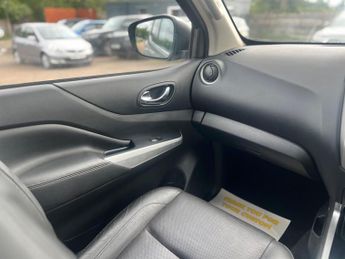 Nissan Navara 2.3 dCi Tekna Auto 4WD Euro 6 4dr