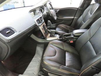 Volvo V40 Cross Country 2.0 D2 Lux Auto Euro 6 (s/s) 5dr