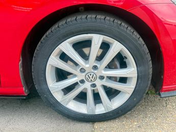 Volkswagen Golf 2.0 TDI BlueMotion Tech R-Line DSG Euro 6 (s/s) 5dr