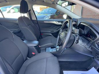 Ford Focus 1.0T EcoBoost Titanium Auto Euro 6 (s/s) 5dr