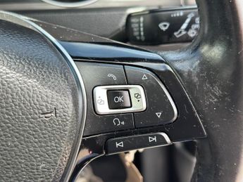 Volkswagen Golf 2.0 TDI BlueMotion Tech SE DSG Euro 5 (s/s) 5dr