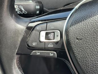 Volkswagen Golf 2.0 TDI BlueMotion Tech SE DSG Euro 5 (s/s) 5dr