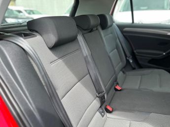 Volkswagen Golf 2.0 TDI BlueMotion Tech SE DSG Euro 5 (s/s) 5dr