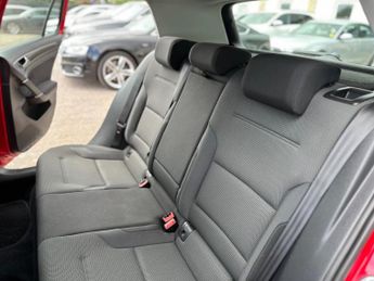 Volkswagen Golf 2.0 TDI BlueMotion Tech SE DSG Euro 5 (s/s) 5dr