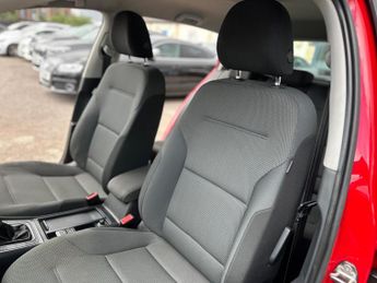 Volkswagen Golf 2.0 TDI BlueMotion Tech SE DSG Euro 5 (s/s) 5dr