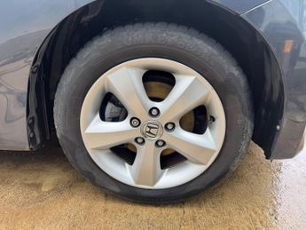 Honda FR-V 1.8 i-VTEC ES 5dr