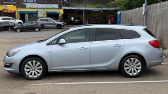 Vauxhall Astra 2.0 CDTi Tech Line Sports Tourer Auto Euro 5 5dr