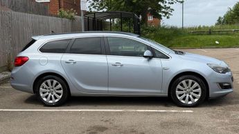 Vauxhall Astra 2.0 CDTi Tech Line Sports Tourer Auto Euro 5 5dr