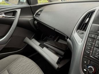 Vauxhall Astra 2.0 CDTi Tech Line Sports Tourer Auto Euro 5 5dr