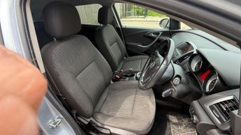 Vauxhall Astra 2.0 CDTi Tech Line Sports Tourer Auto Euro 5 5dr