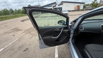 Vauxhall Astra 2.0 CDTi Tech Line Sports Tourer Auto Euro 5 5dr