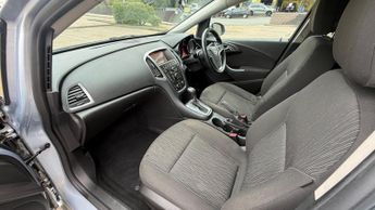 Vauxhall Astra 2.0 CDTi Tech Line Sports Tourer Auto Euro 5 5dr
