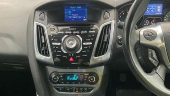 Ford Focus 1.0T EcoBoost Titanium Navigator Euro 5 (s/s) 5dr