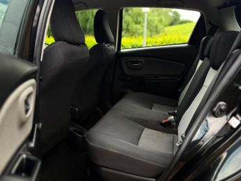 Toyota Yaris 1.5 VVT-h Icon E-CVT Euro 6 (s/s) 5dr