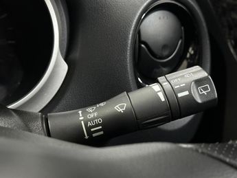 Nissan Juke 1.6 N-Connecta XTRON Euro 6 5dr