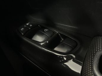 Nissan Juke 1.6 N-Connecta XTRON Euro 6 5dr