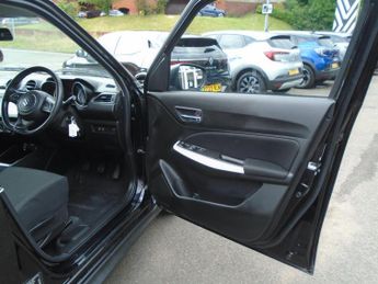 Suzuki Swift 1.2 Dualjet MHEV Attitude Euro 6 (s/s) 5dr