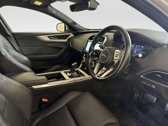 Jaguar XE 2.0 D200 MHEV R-Dynamic S Saloon 4dr Diesel Auto Euro 6 (s/s) (2