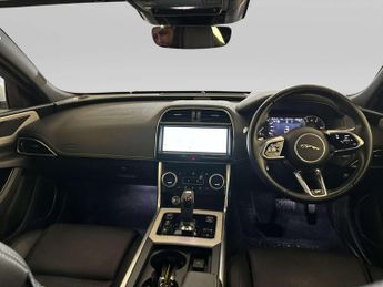 Jaguar XE 2.0 D200 MHEV R-Dynamic S Saloon 4dr Diesel Auto Euro 6 (s/s) (2