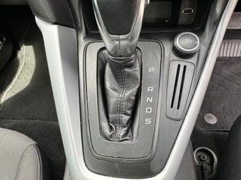 Ford Focus 1.6 Zetec Hatchback 5dr Petrol Powershift Euro 6 (125 ps)