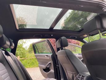 Volkswagen Passat 2.0 TDI R-Line DSG Euro 6 (s/s) 5dr