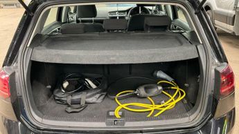 Volkswagen e-Golf 35.8kWh e-Golf Auto 5dr
