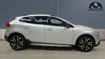 Volvo V40 Cross Country 2.0 D2 Pro Auto Euro 6 (s/s) 5dr