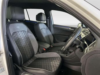 Volkswagen Tiguan 1.4 TSI 13kWh R-Line SUV 5dr Petrol Plug-in Hybrid DSG Euro 6 (s
