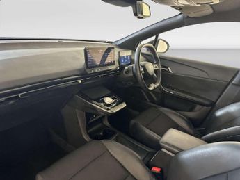 MG MG4 64kWh Trophy Long Range Hatchback 5dr Electric Auto (203 ps)